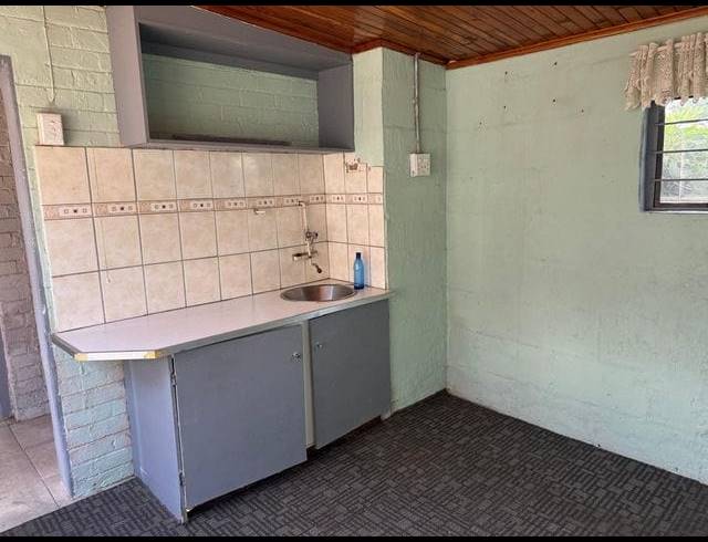 3 BEDROOM FREEHOLD FOR SALE IN BRENTHURST